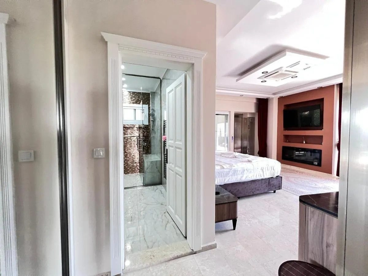 Luxury 7-Bed Villa With Pool And Jacuzzi Fethiye Oludeniz Turecko